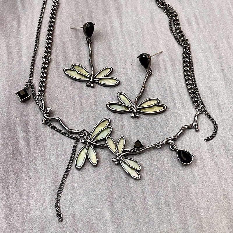 Black Dragonfly Clavicle Necklace